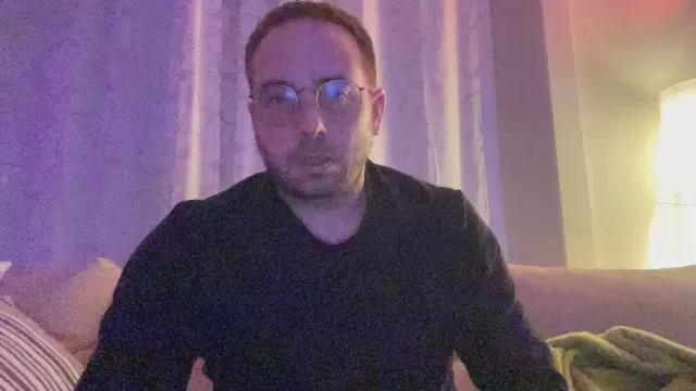 Lucaslave86 on Cam4 