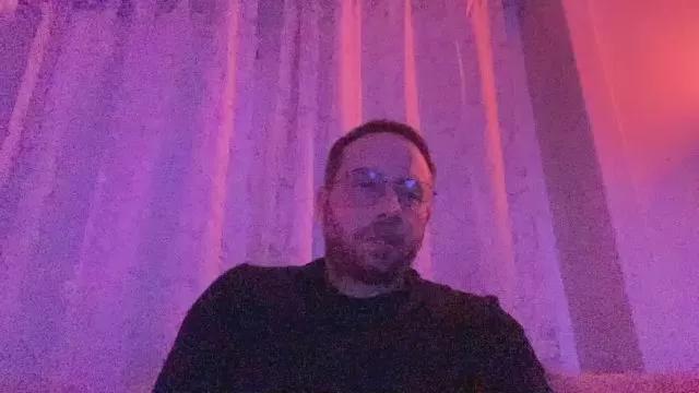 Lucaslave86 on Cam4 