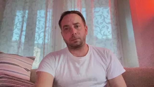 Lucaslave86 on Cam4 