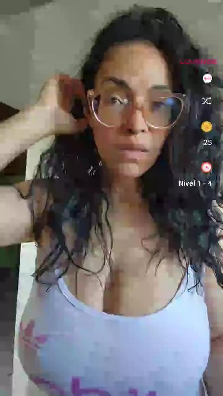 Lucci_Lovee on Cam4 
