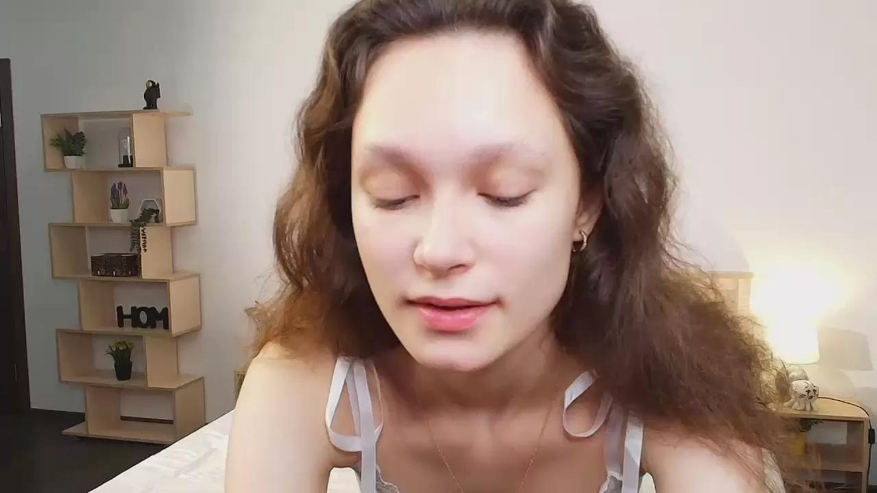 LucettaDennett on Cam4 
