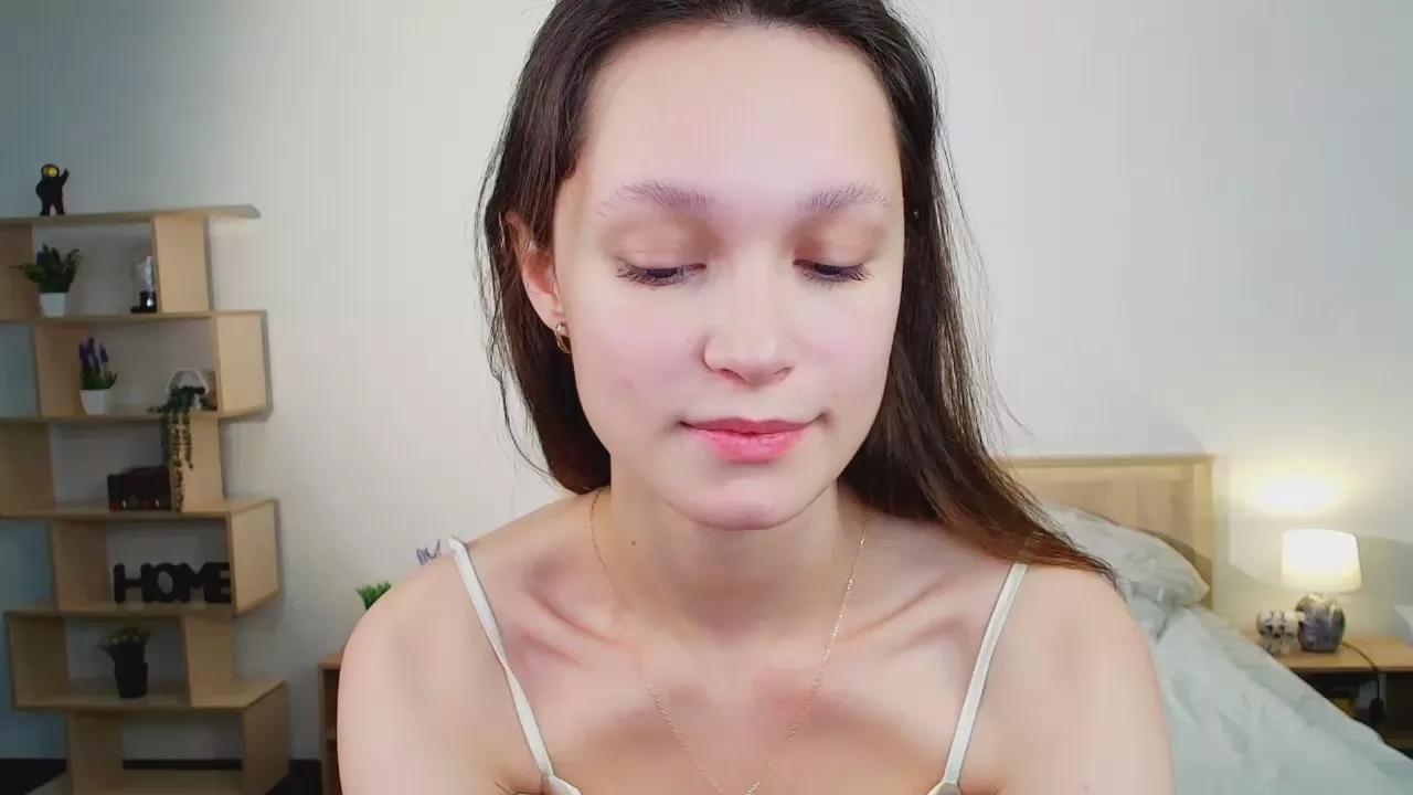 LucettaDennett on Cam4 