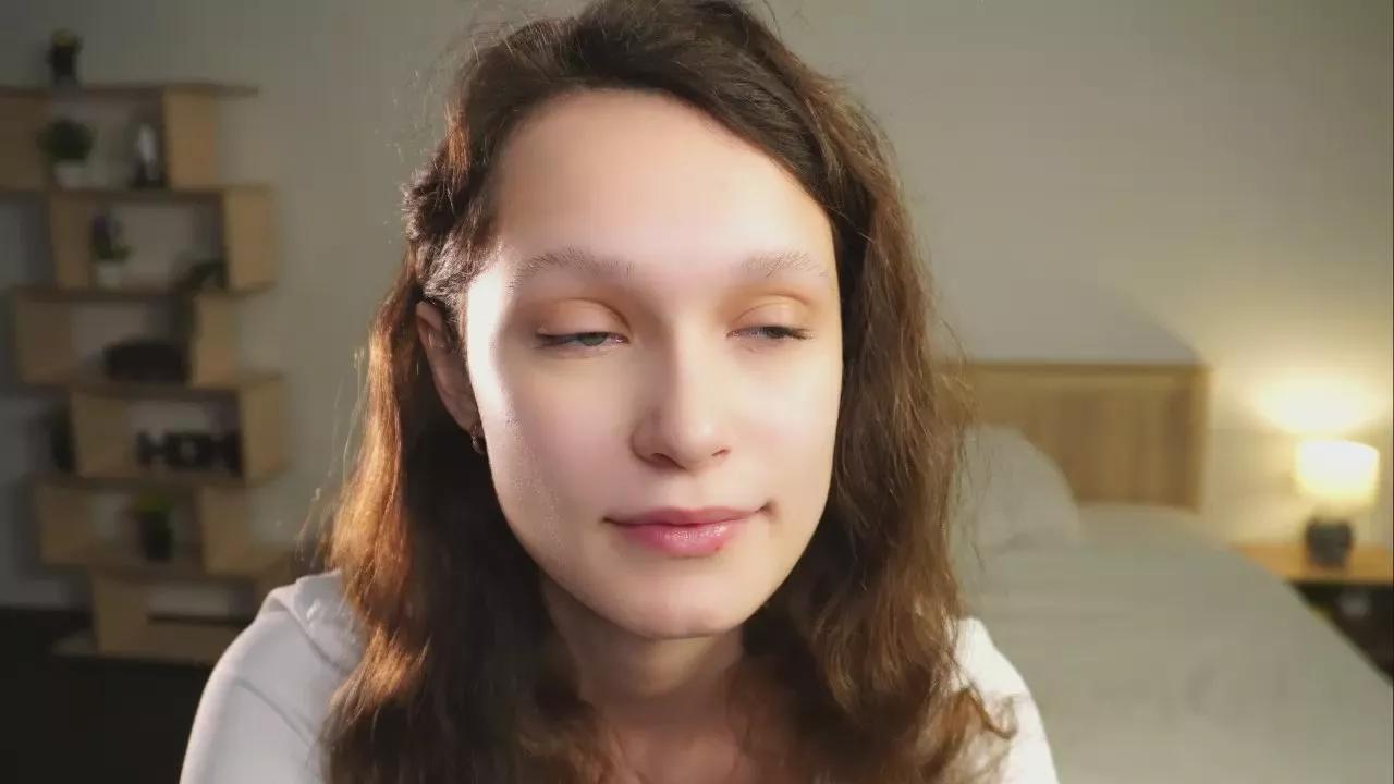 LucettaDennett on Cam4 