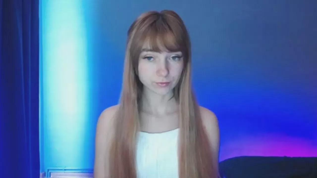 LuciaAdorable on Cam4 