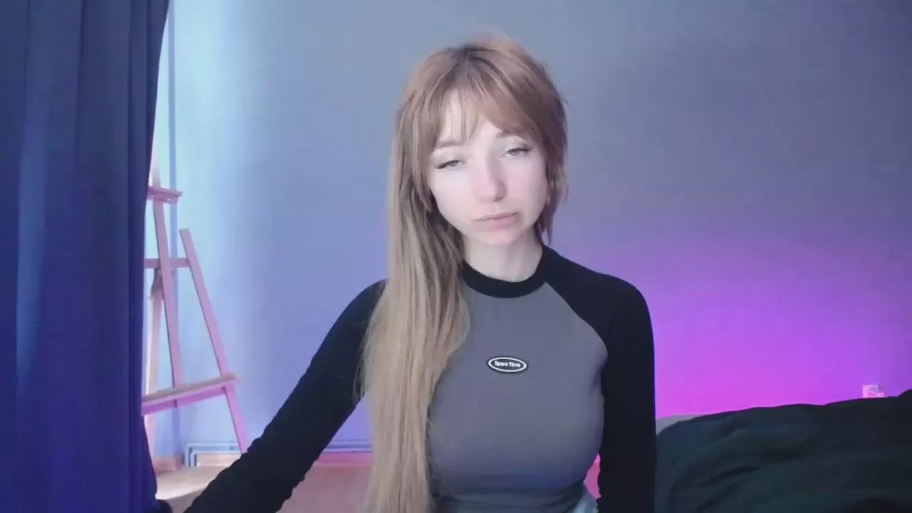 LuciaAdorable on Cam4 