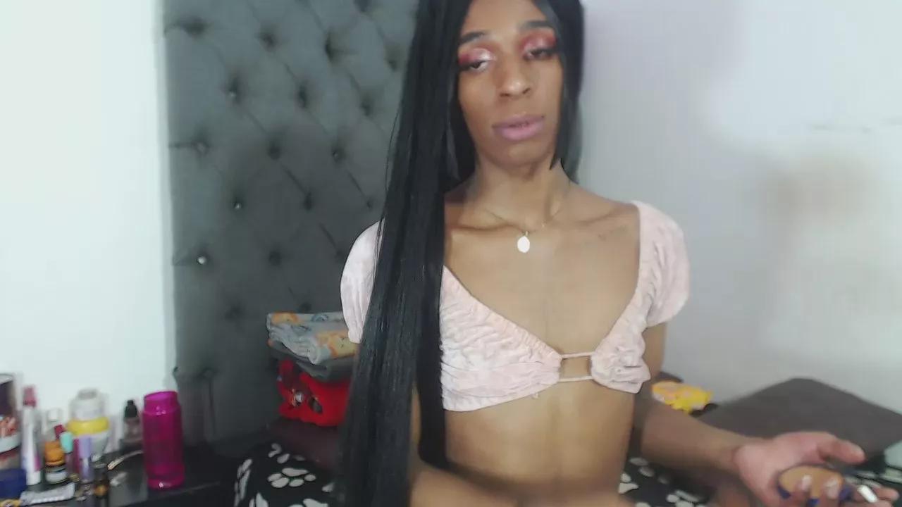 lucianadolll on Cam4 