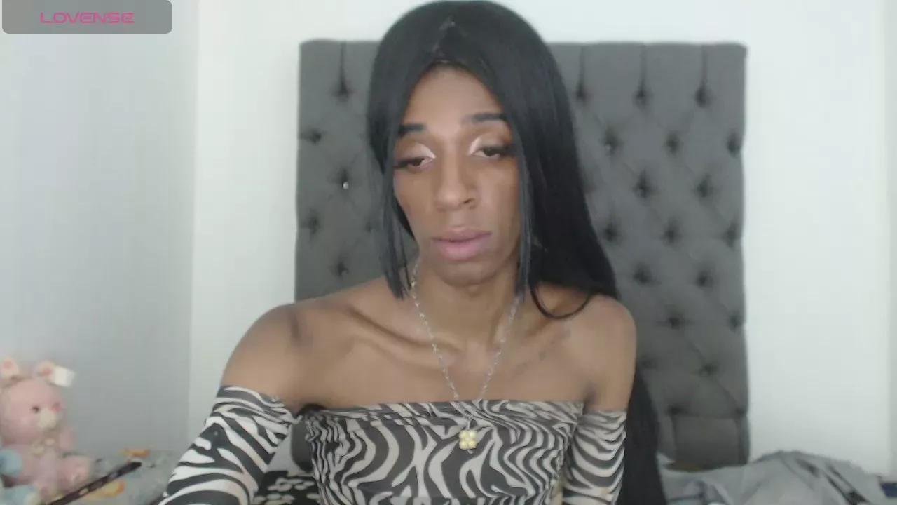 lucianadolll on Cam4 