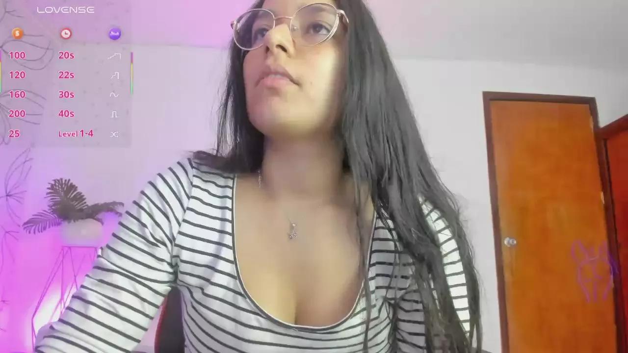 Offline lucy_blue28_ on Cam4