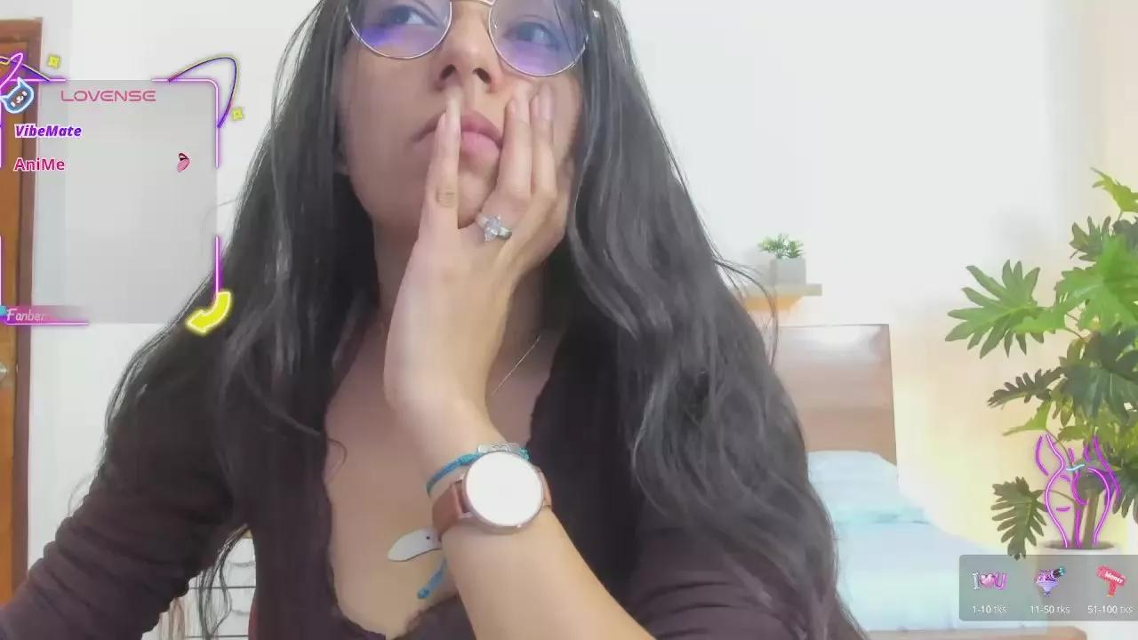 Offline lucy_blue28_ on Cam4