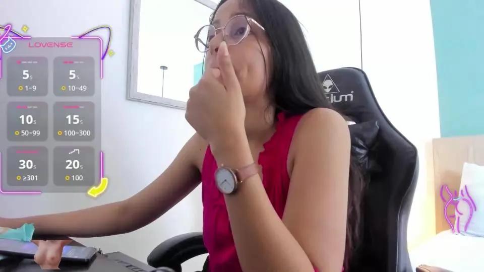 Offline lucy_blue28_ on Cam4