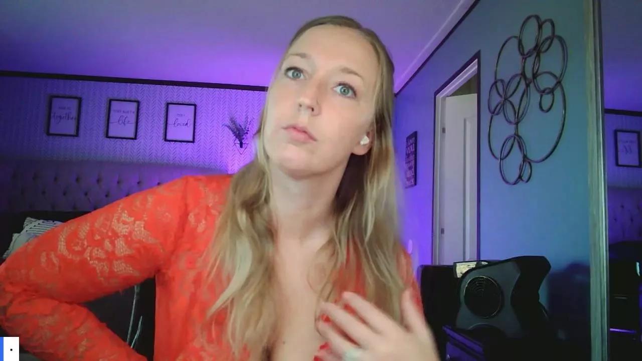 lucyallen4201 on Cam4 