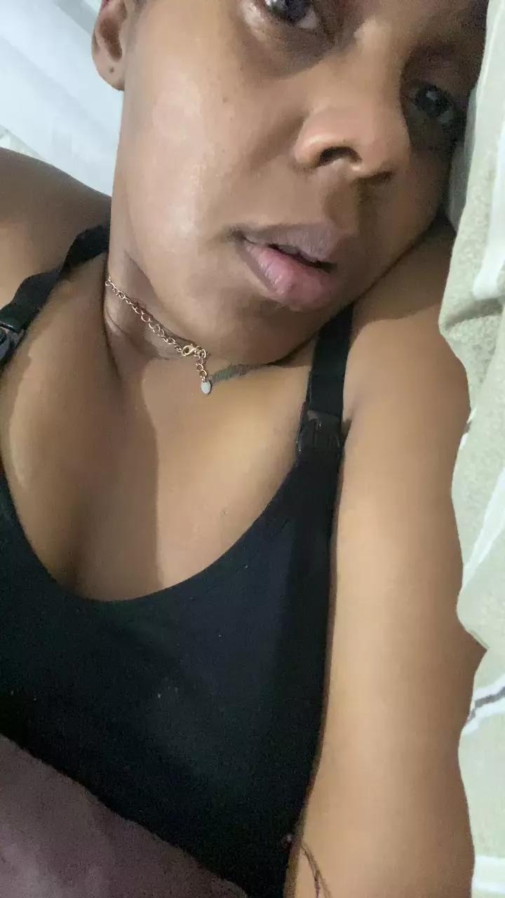 luluzinha46 on Cam4 