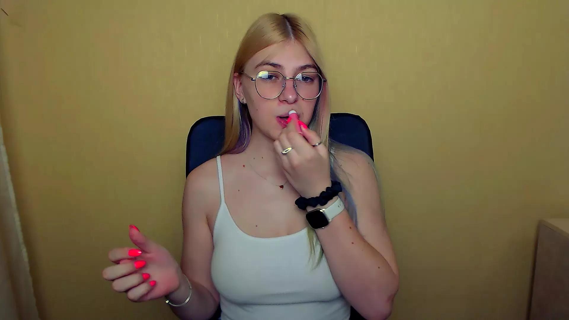 Offline Luna_Lush_ on Cam4