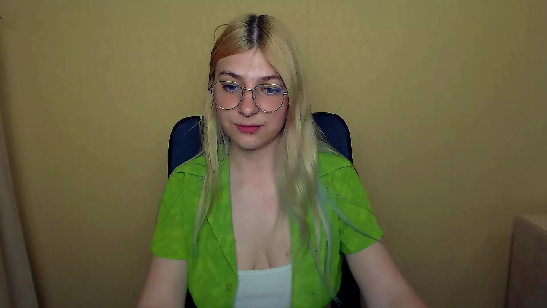 Offline Luna_Lush_ on Cam4