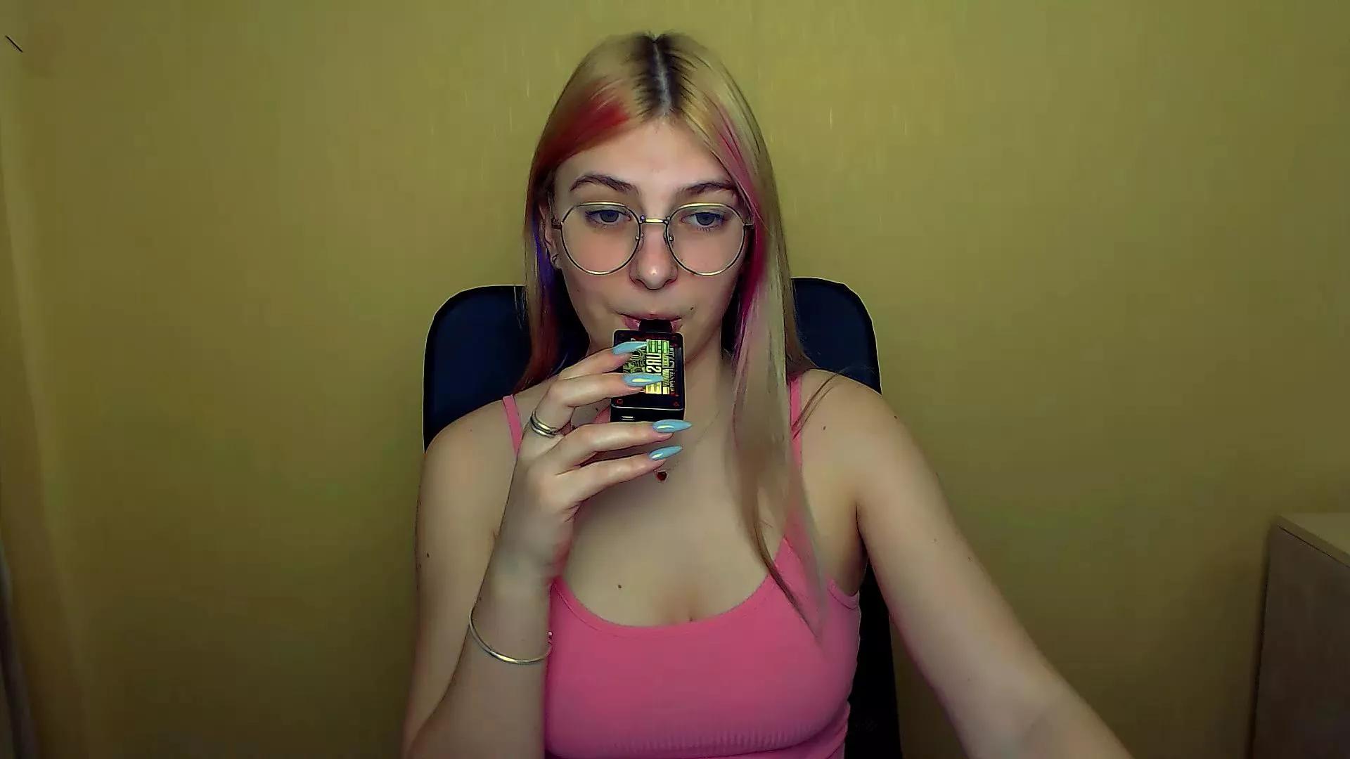 Offline Luna_Lush_ on Cam4