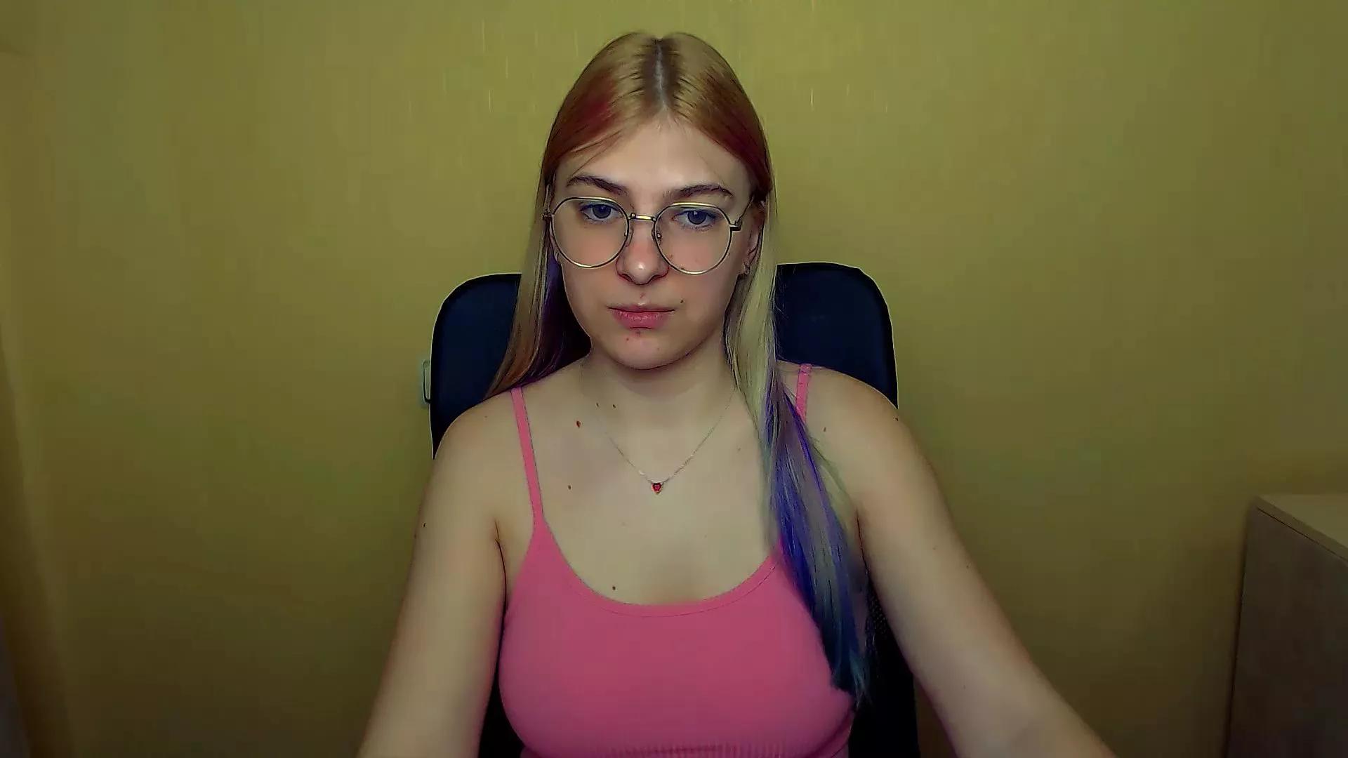 Offline Luna_Lush_ on Cam4