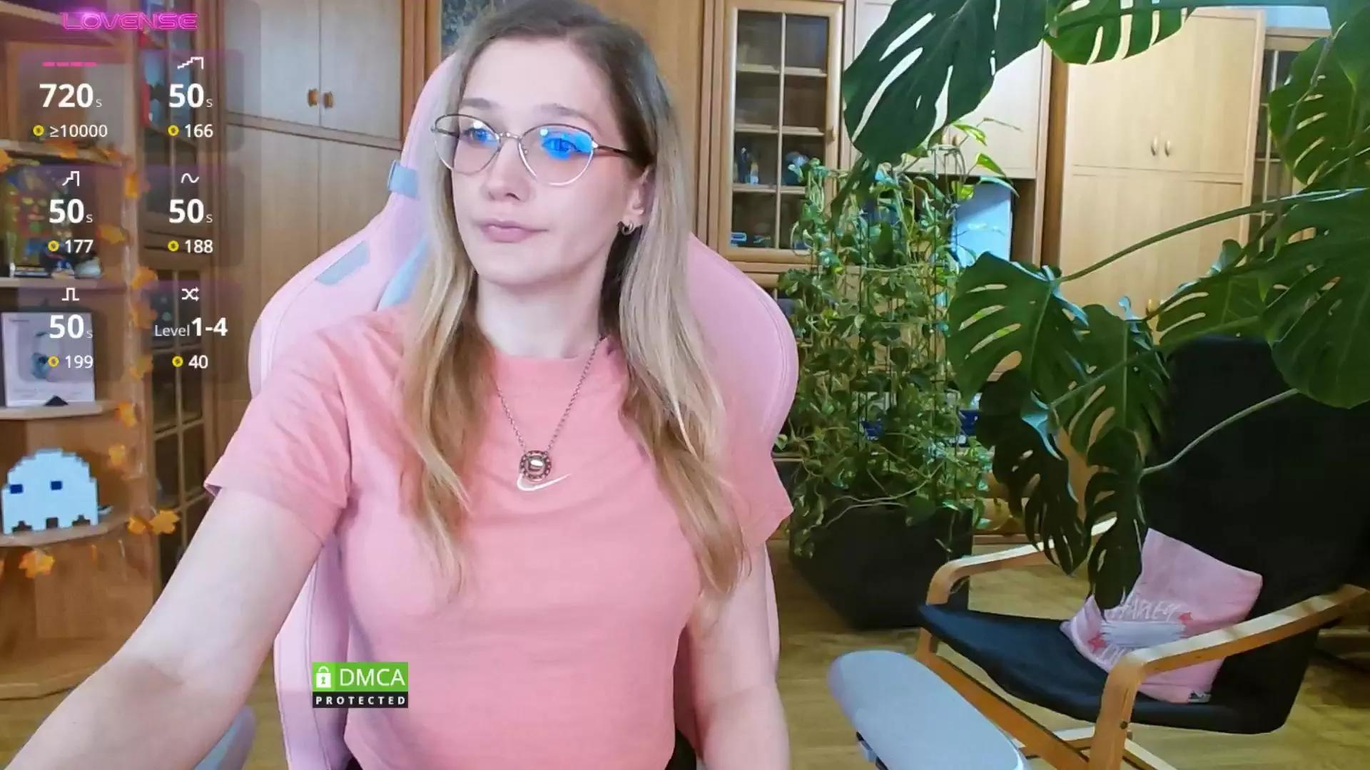 LunaNicole on Cam4 