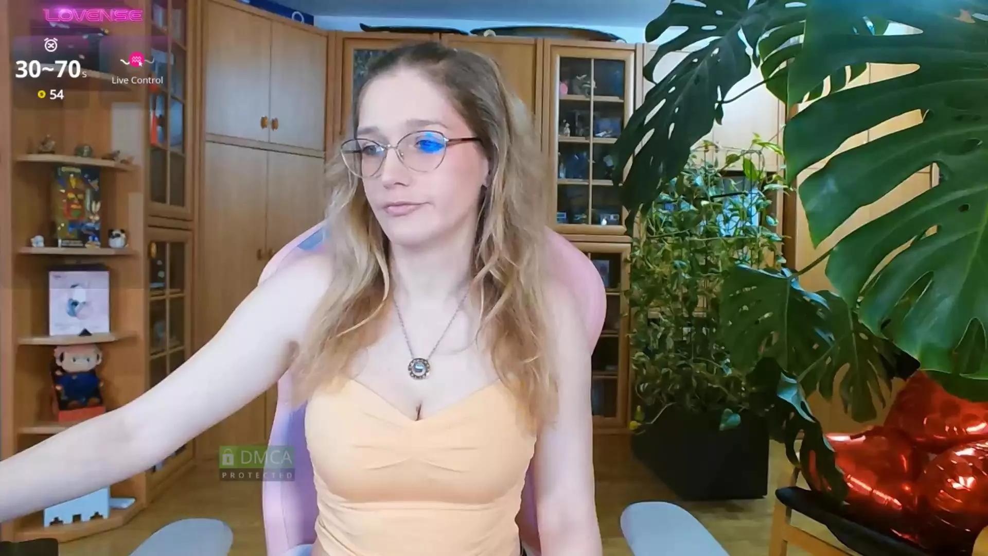 LunaNicole on Cam4 