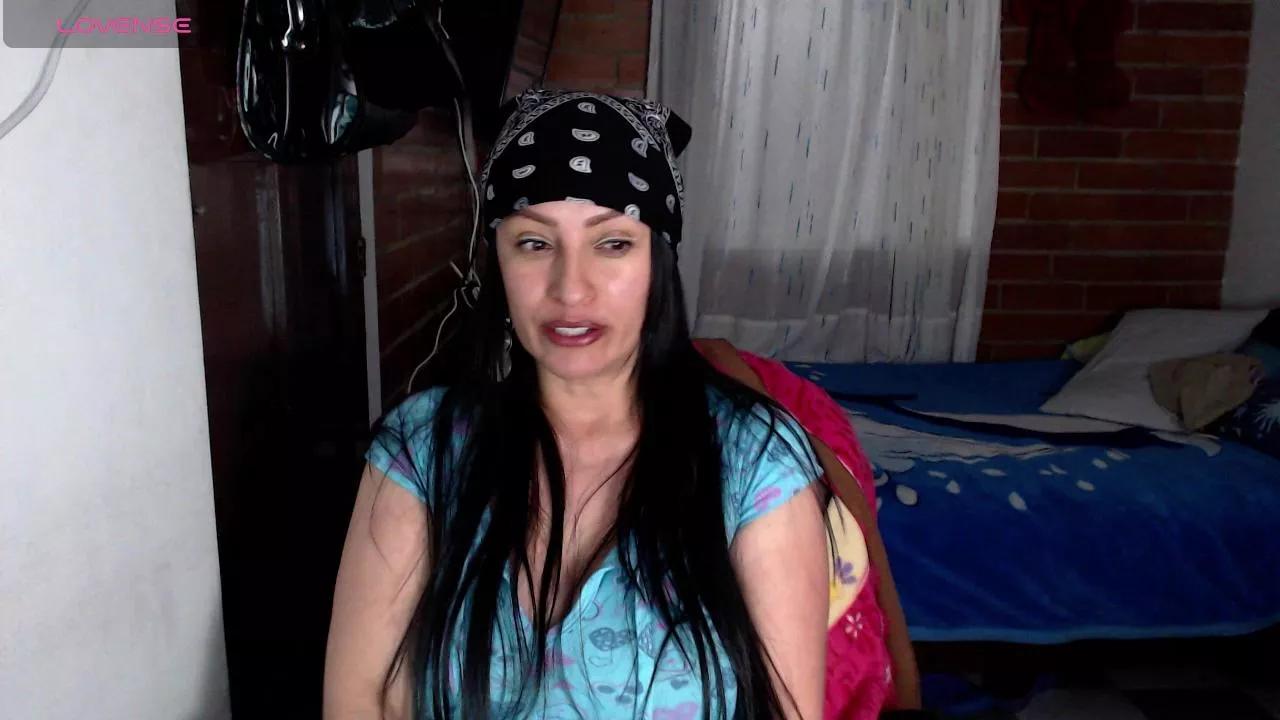 lunasw01 on Cam4 