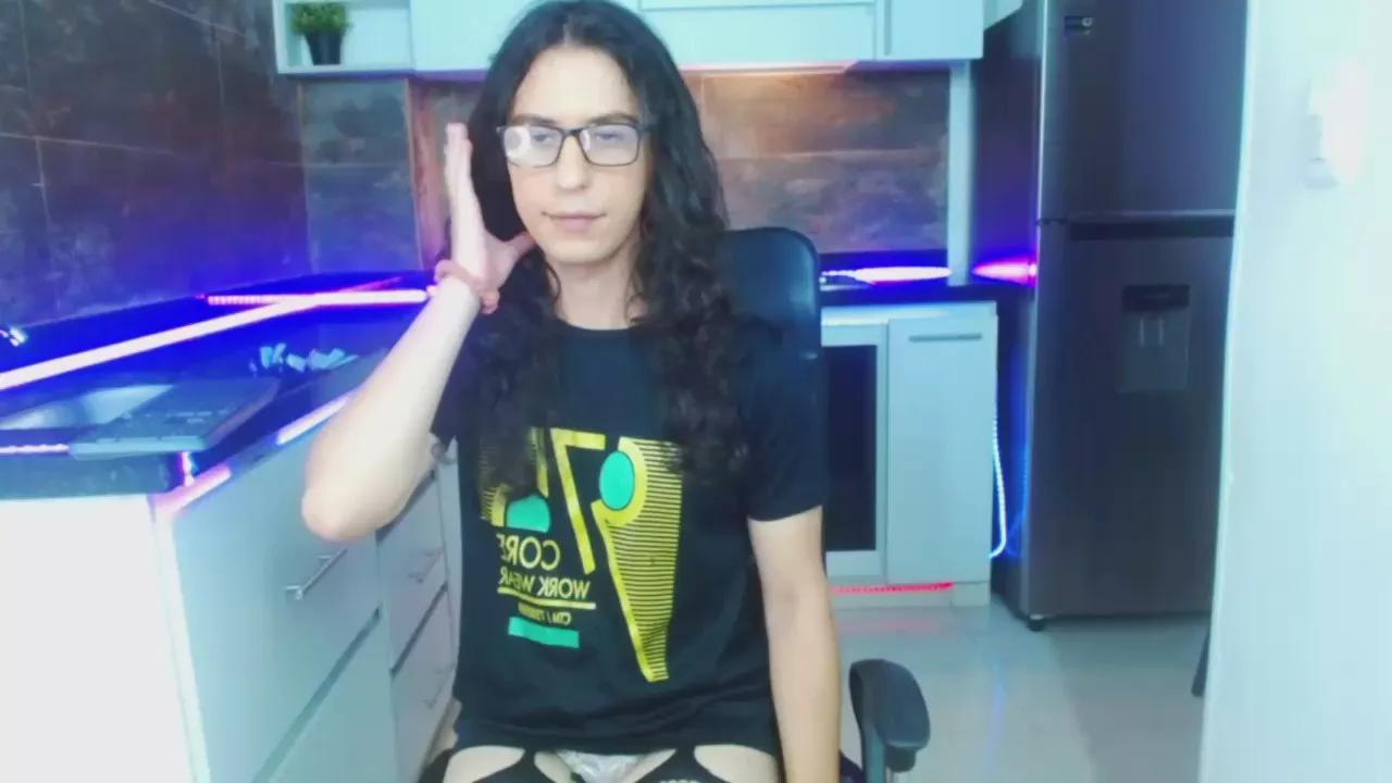 LunaWinston on Cam4 