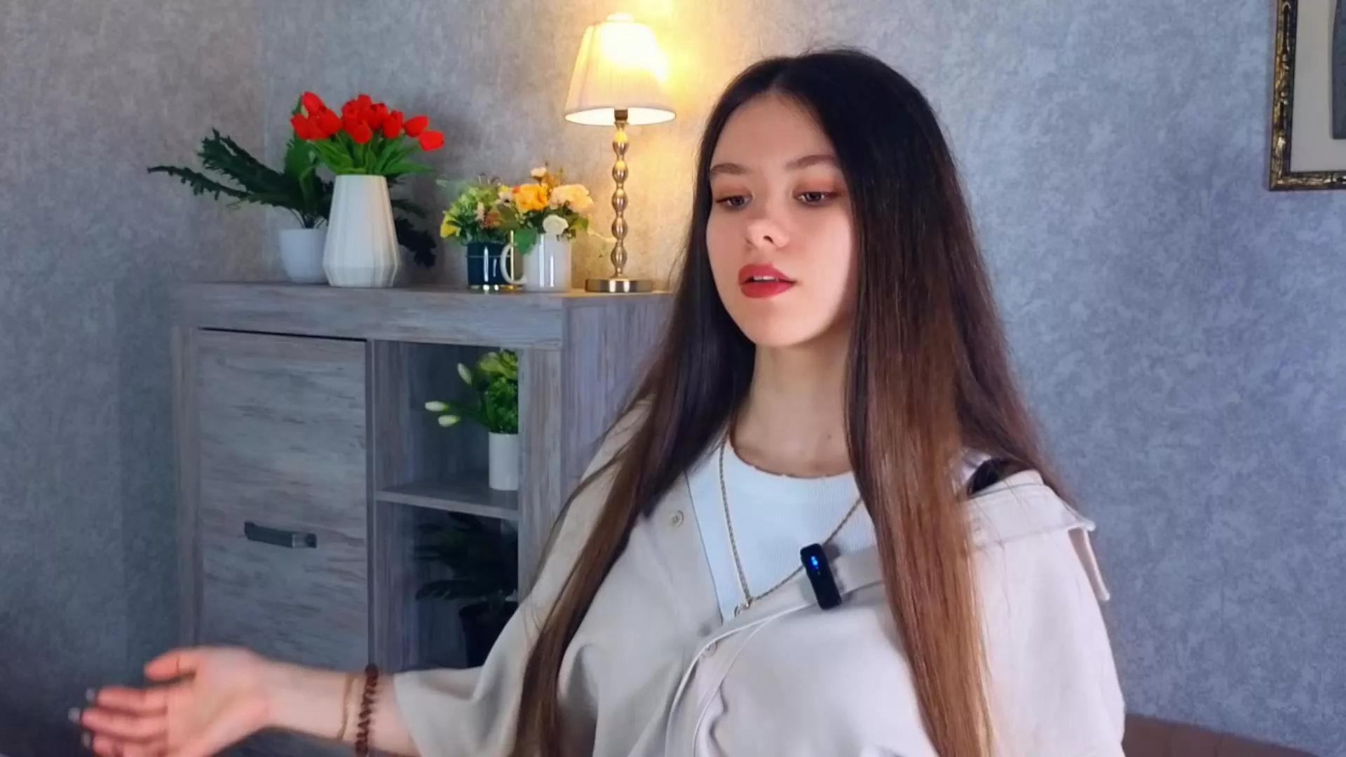 Freechat LynneForster on Cam4