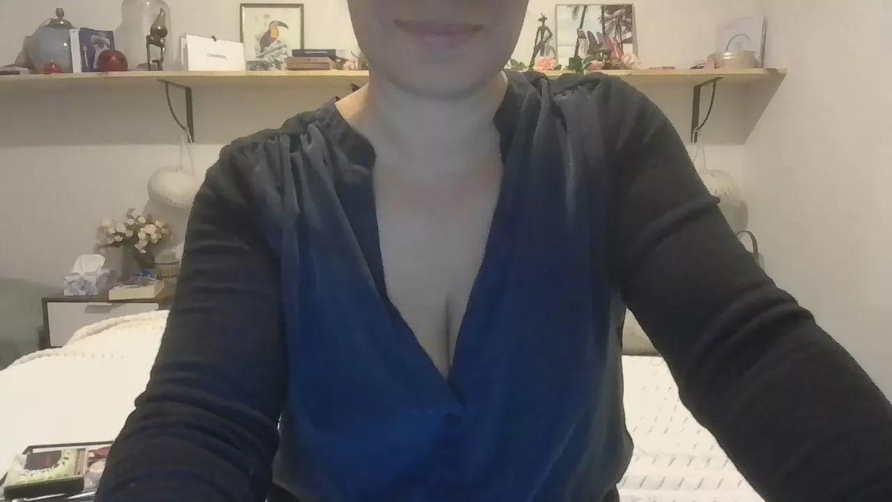 Madame_Louise on Cam4 
