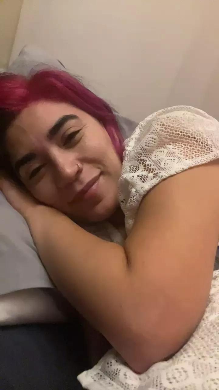 Offline Madamepiaceri on Cam4