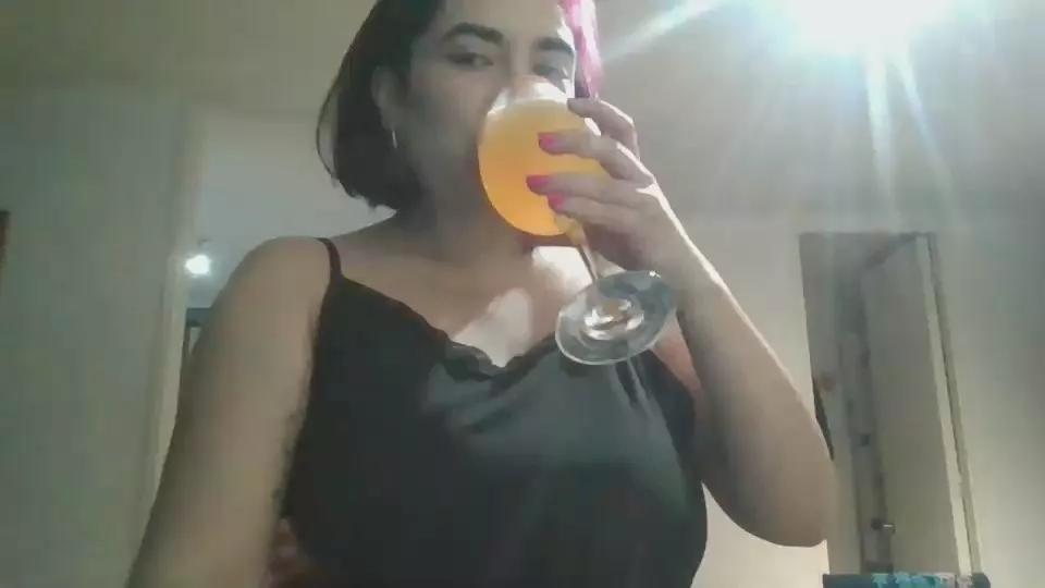 Offline Madamepiaceri on Cam4