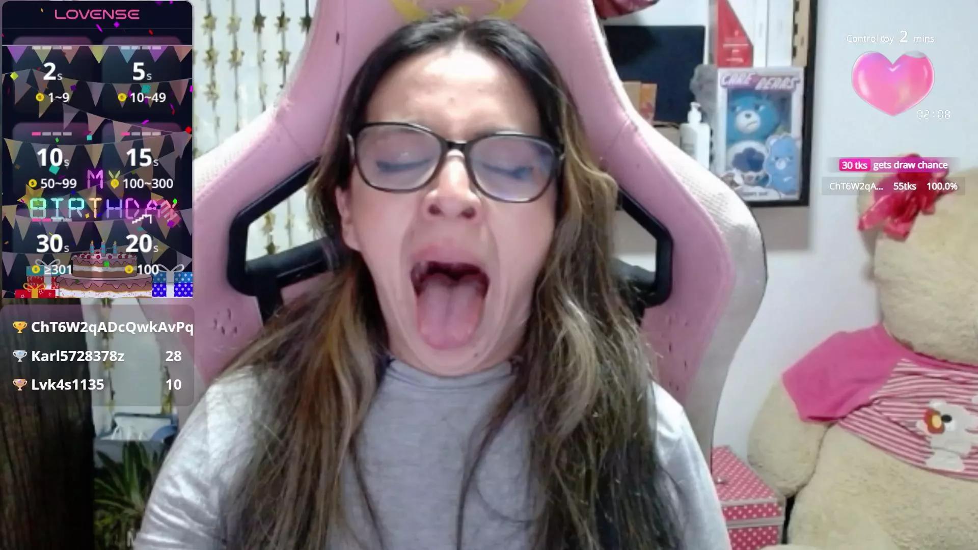 Maggie_Fox on Cam4 