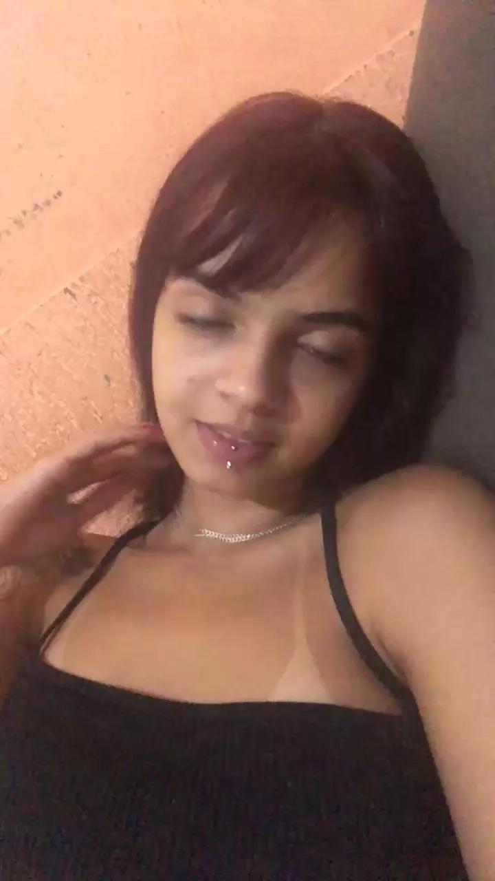 Magrinha00 on Cam4 