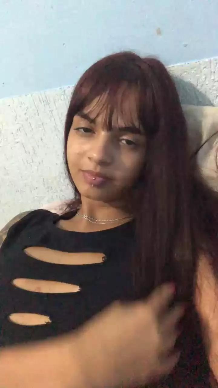 Magrinha00 on Cam4 
