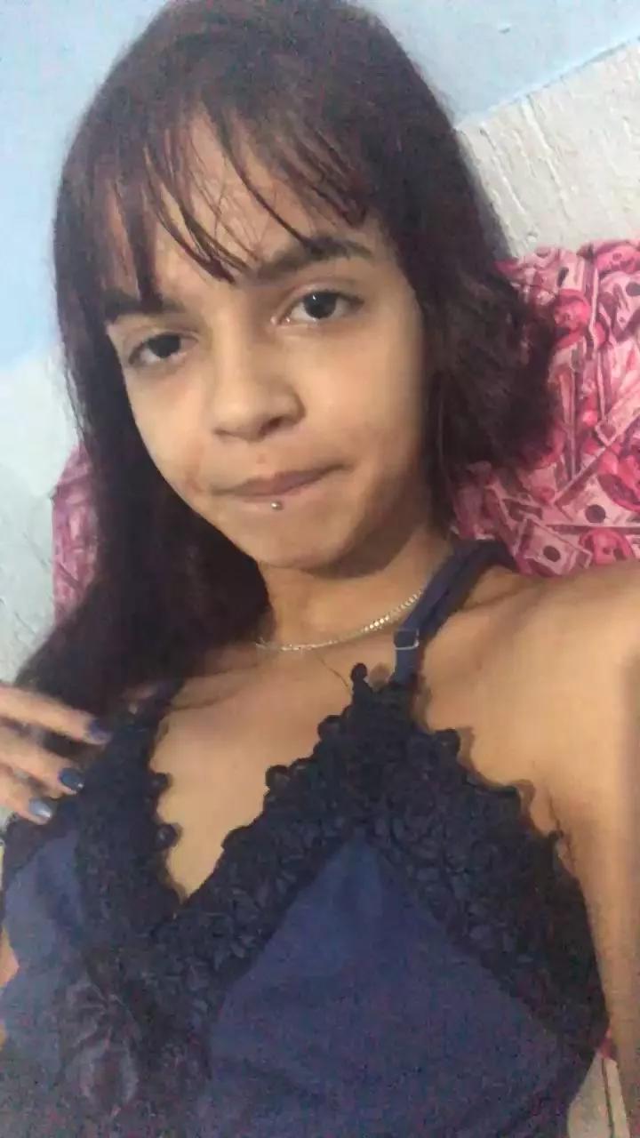 Magrinha00 on Cam4 