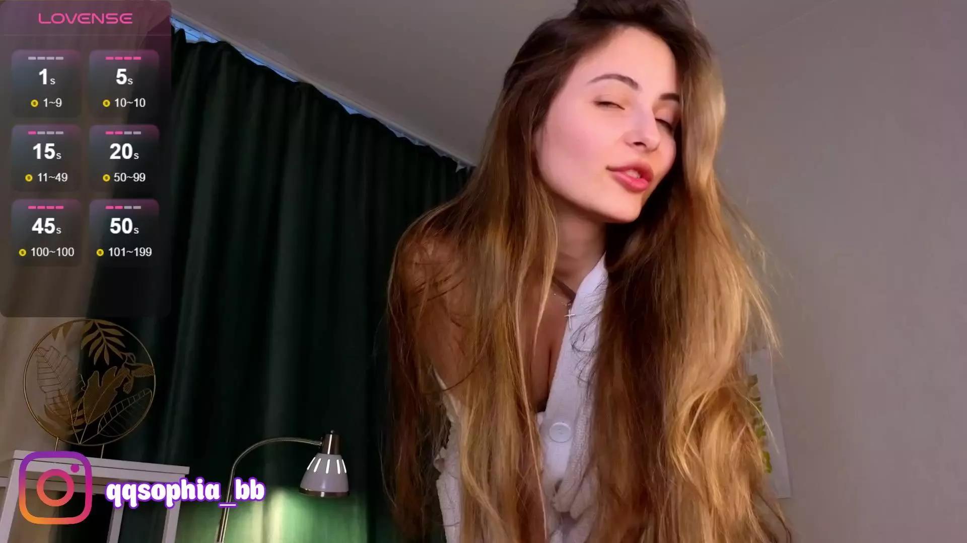 MaidaDelmore on Cam4 