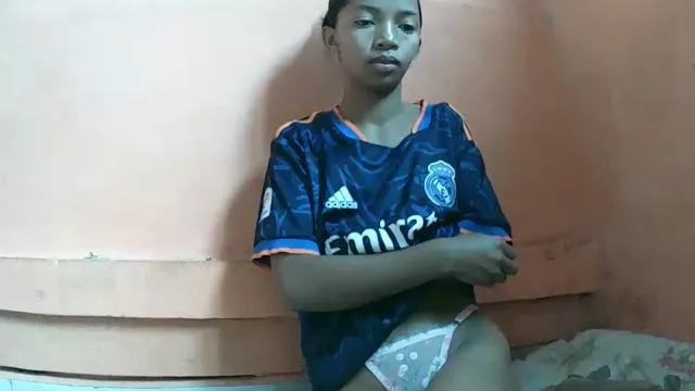 Maneva_33 on Cam4 