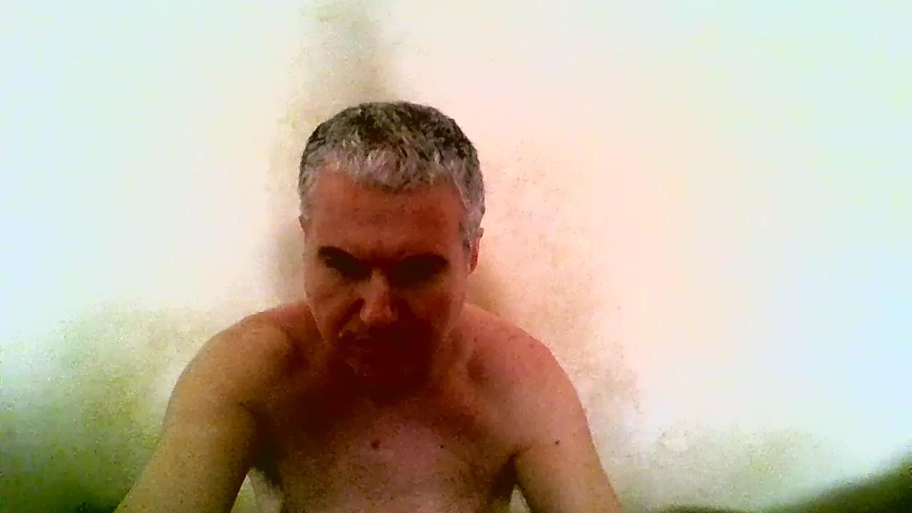 manvoles on Cam4 
