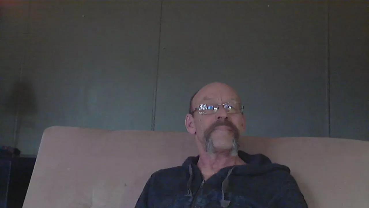 mapleman35 on Cam4 