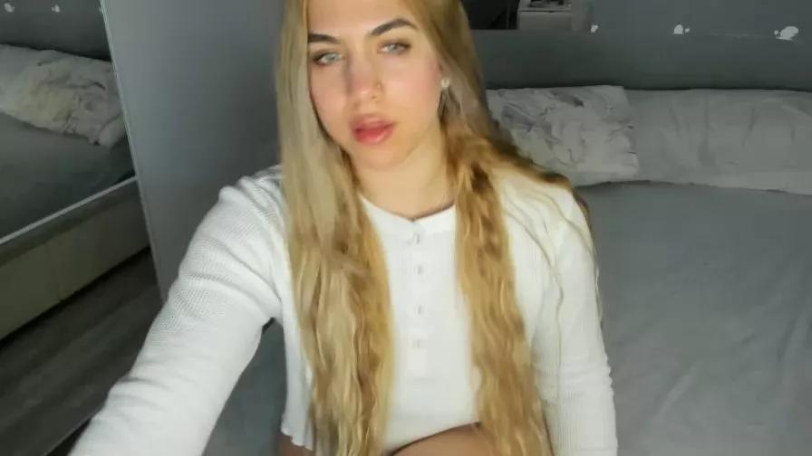 Maria18_MAD on Cam4 