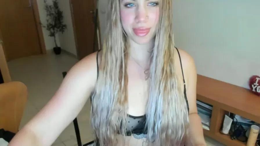 Maria18_MAD on Cam4 