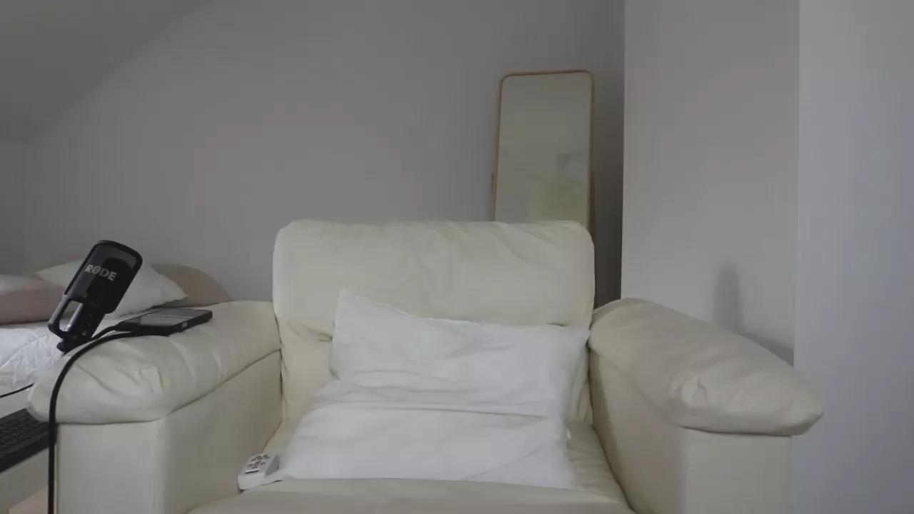 MathildaL on Cam4 