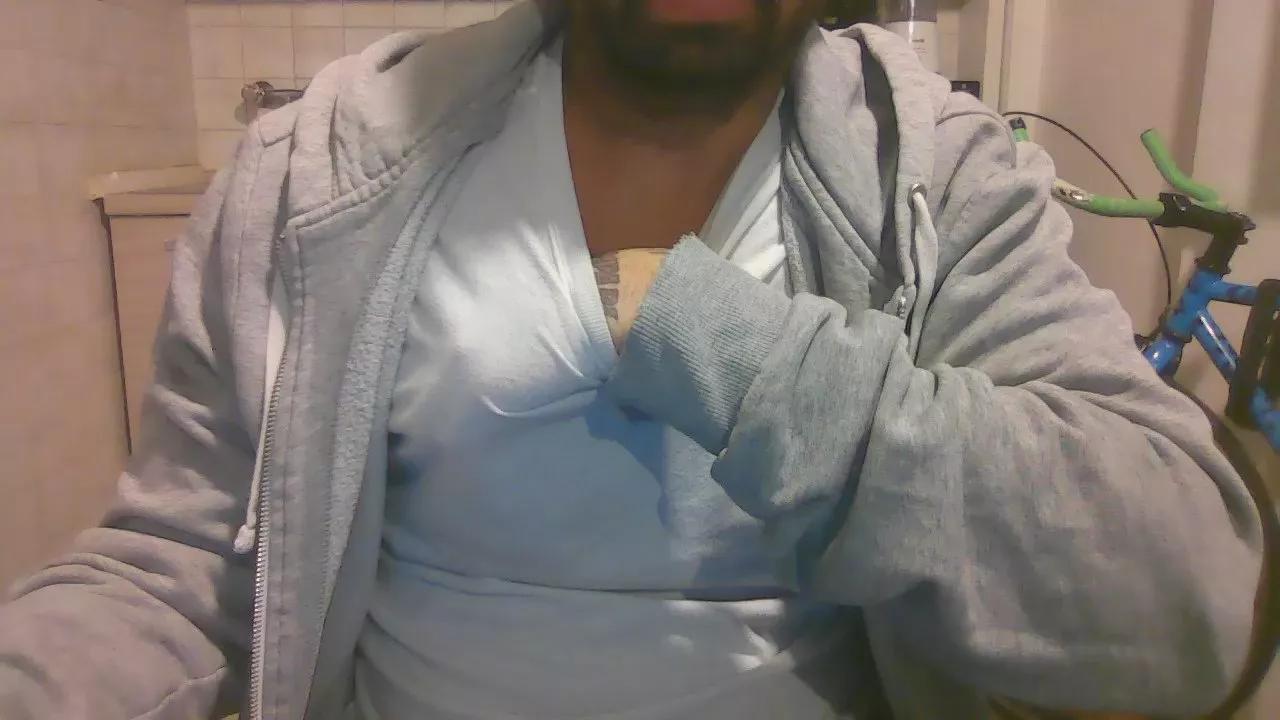 Matteoyves on Cam4 