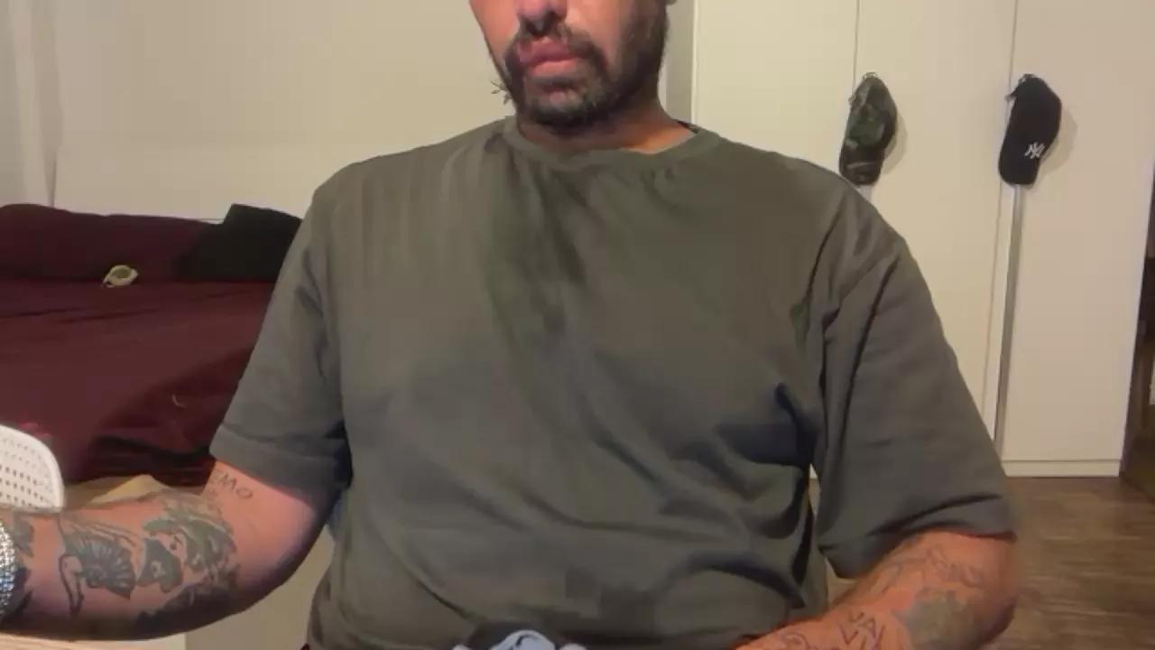 Matteoyves on Cam4 