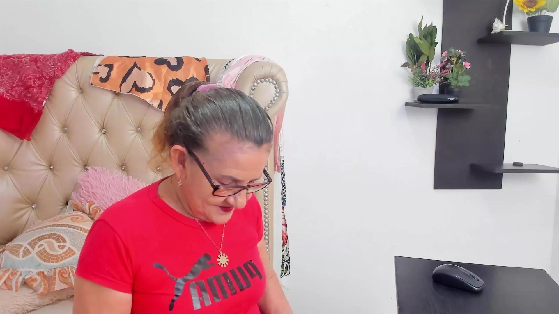 MatureHorny70 on Cam4 