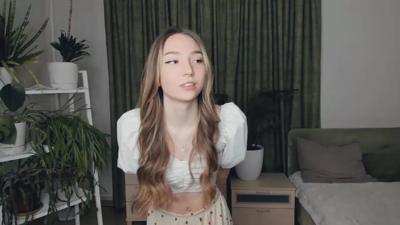 MaxineFoss on Cam4 