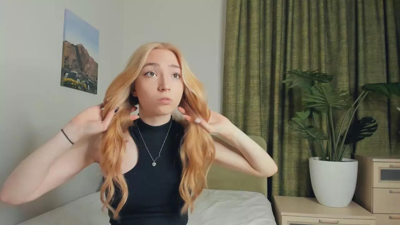 MaxineFoss on Cam4 