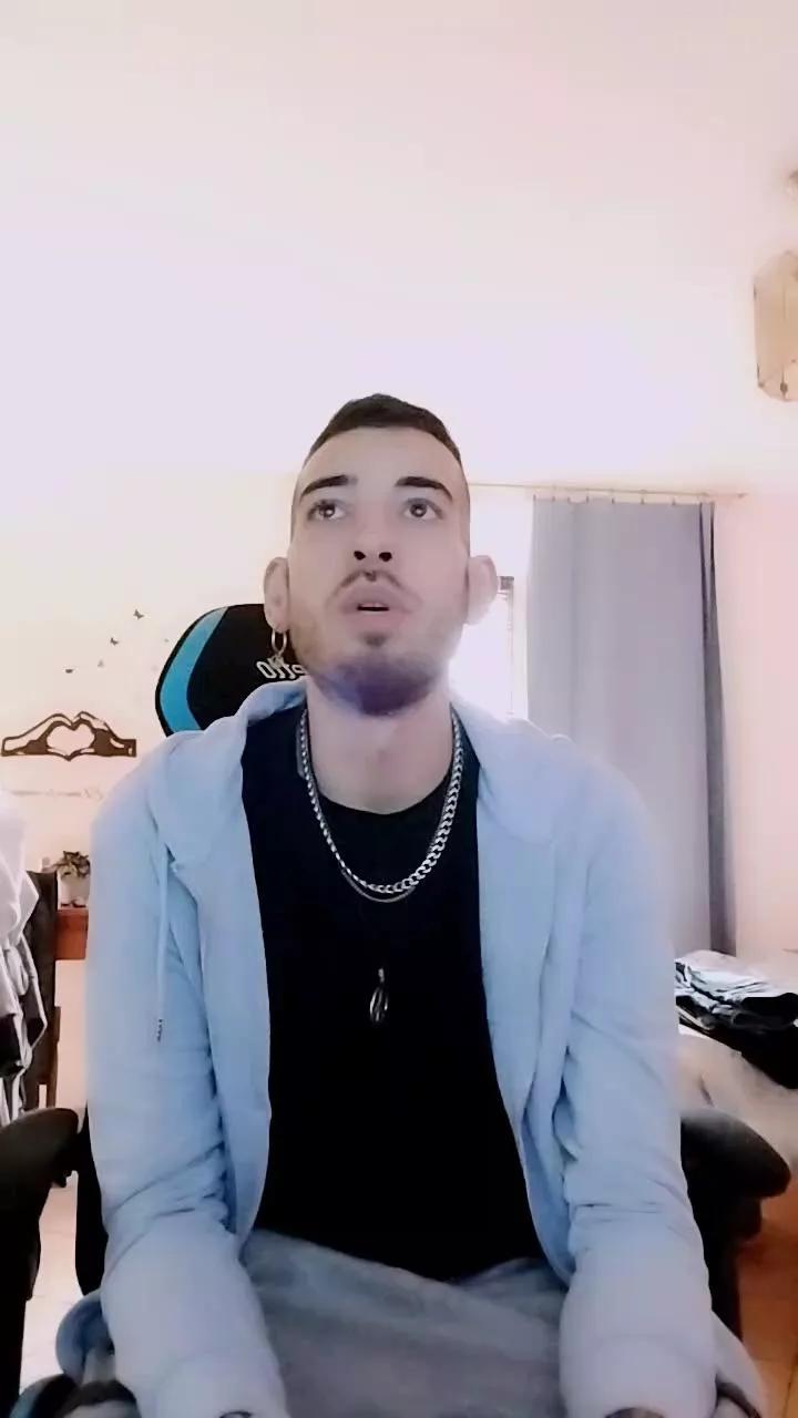 Meastroboris95 on Cam4 