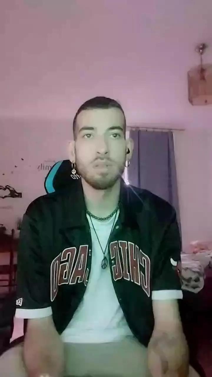 Meastroboris95 on Cam4 