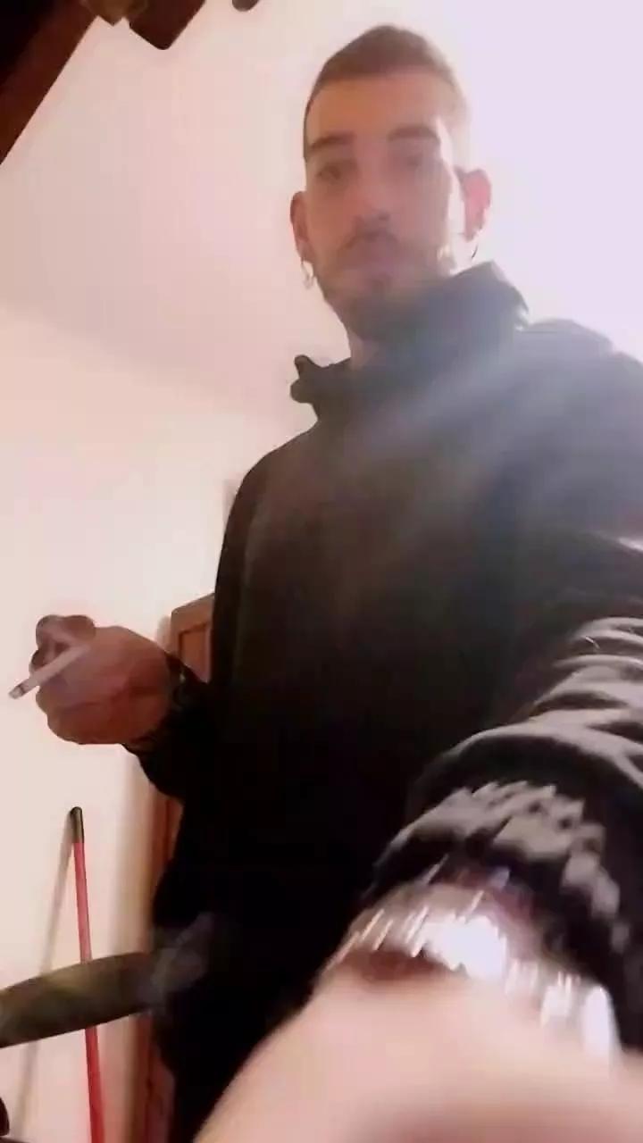 Meastroboris95 on Cam4 
