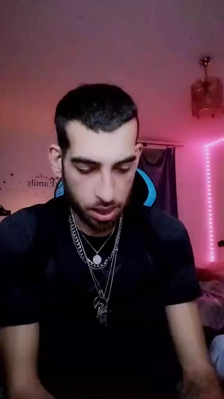 Meastroboris95 on Cam4 