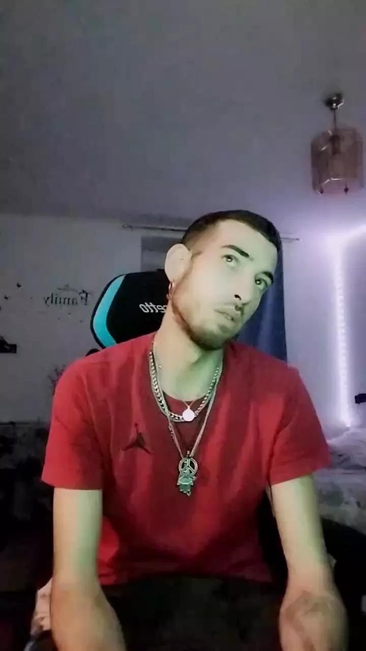 Meastroboris95 on Cam4 
