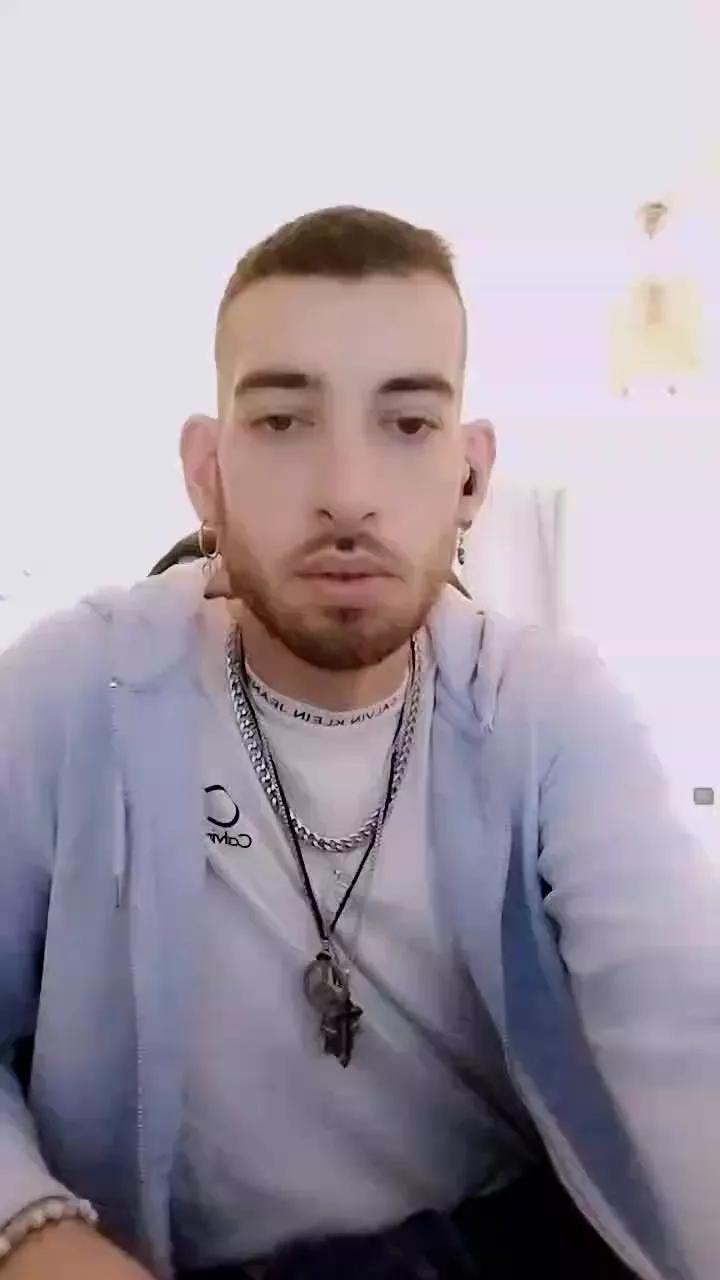 Meastroboris95 on Cam4 